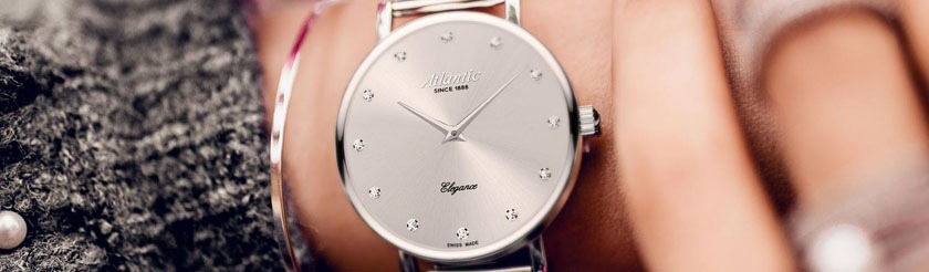 Jak nosić zegarek damski z bransoletą?